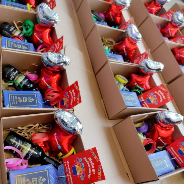 Pack De 50 Soportes Adhesivos Personalizables Para Móvil Uvimark, Ideales Para Regalos Promocionales Y Bodas